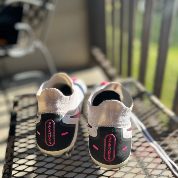 -Great condition 
-Anti-Clog traction 
-Don’t have the box
-Used 3-5 times - Picture 9 of 10